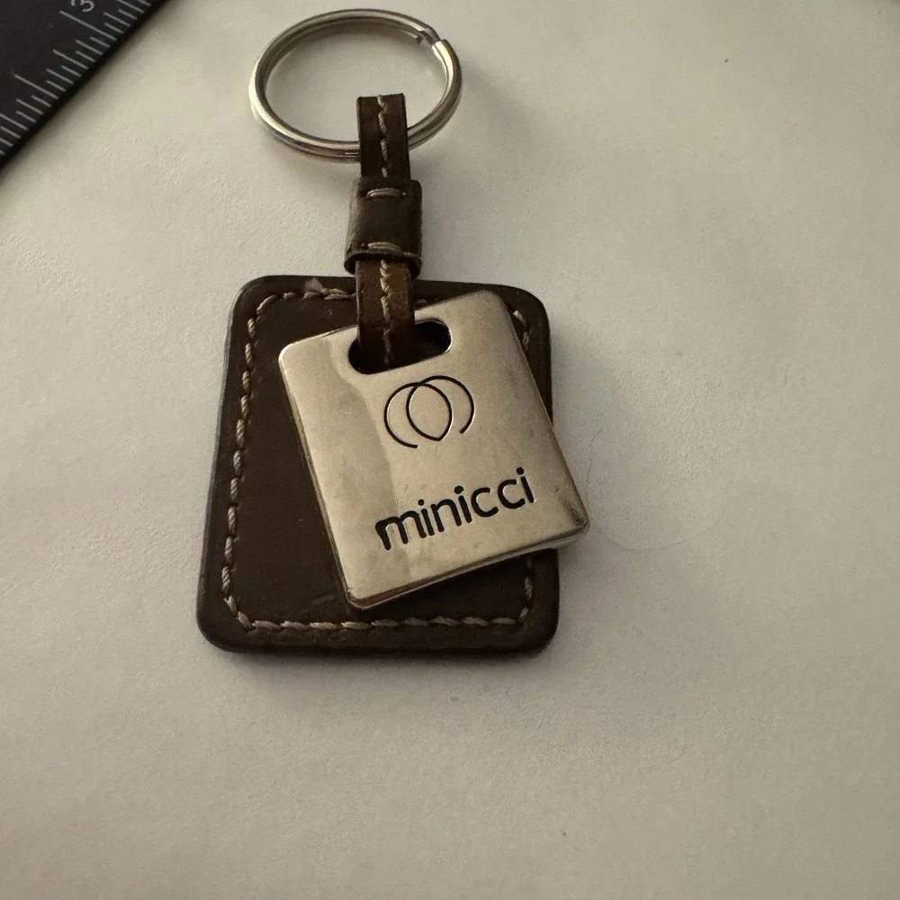 Minicci Keychain Key Ring Brown Leather Silver Tone Logo‎ Keyfob
